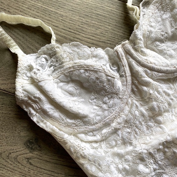 Vintage Vanity Fair | Lace Lingerie - Picture 3 of 7